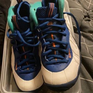 Nike phone posits . 4.5 y